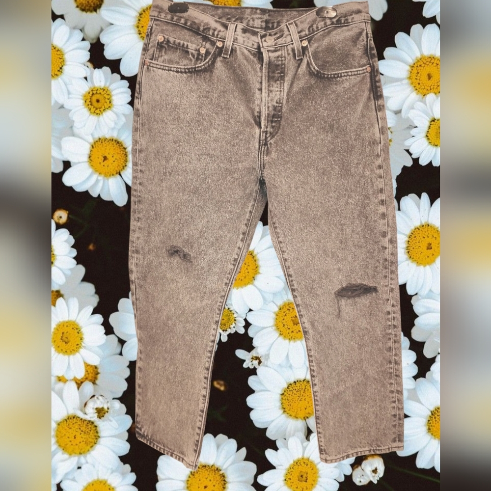 Women's Distressed Levi's 501s